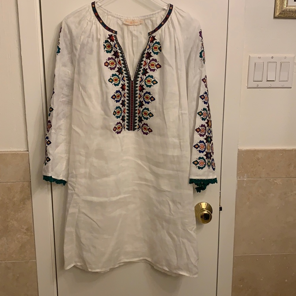 Tory Burch white linen embroidered dress / coverup - fits like a smal/medium